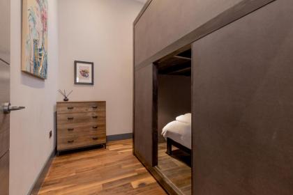 Bohemian luxury accommodation in the heart Edinburghs Leith district - image 16