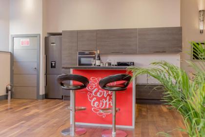Bohemian luxury accommodation in the heart Edinburghs Leith district - image 4