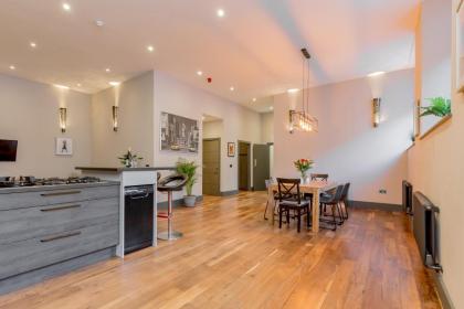 Bohemian luxury accommodation in the heart Edinburghs Leith district - image 5