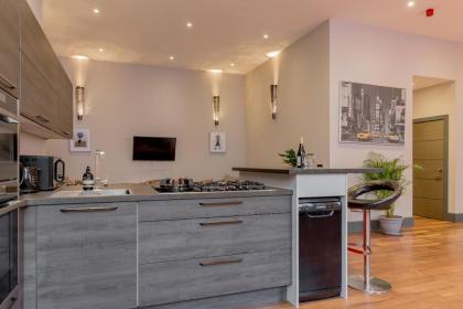 Bohemian luxury accommodation in the heart Edinburghs Leith district - image 6