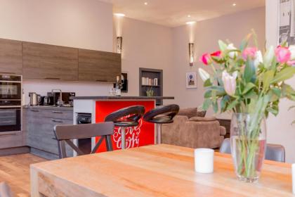 Bohemian luxury accommodation in the heart Edinburghs Leith district - image 8