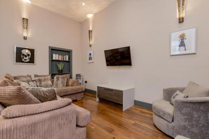 Bohemian luxury accommodation in the heart Edinburghs Leith district - image 9
