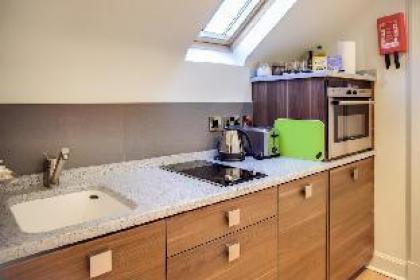 Clarendon Luxury Apartments - image 15