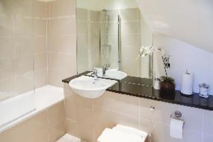 Clarendon Luxury Apartments - image 5