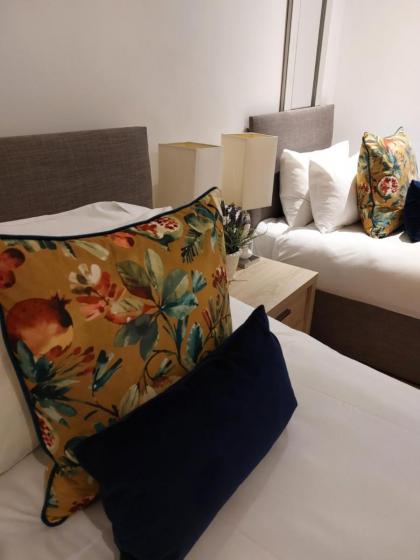 Quartermile Luxury Landing Apartment - image 11