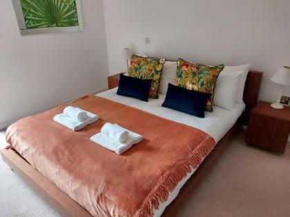 Quartermile Luxury Landing Apartment - image 23