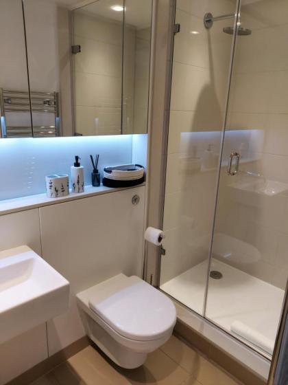 Quartermile Luxury Landing Apartment - image 25