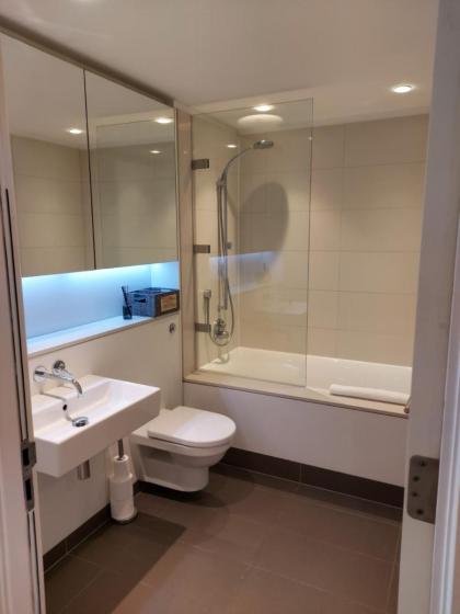Quartermile Luxury Landing Apartment - image 27