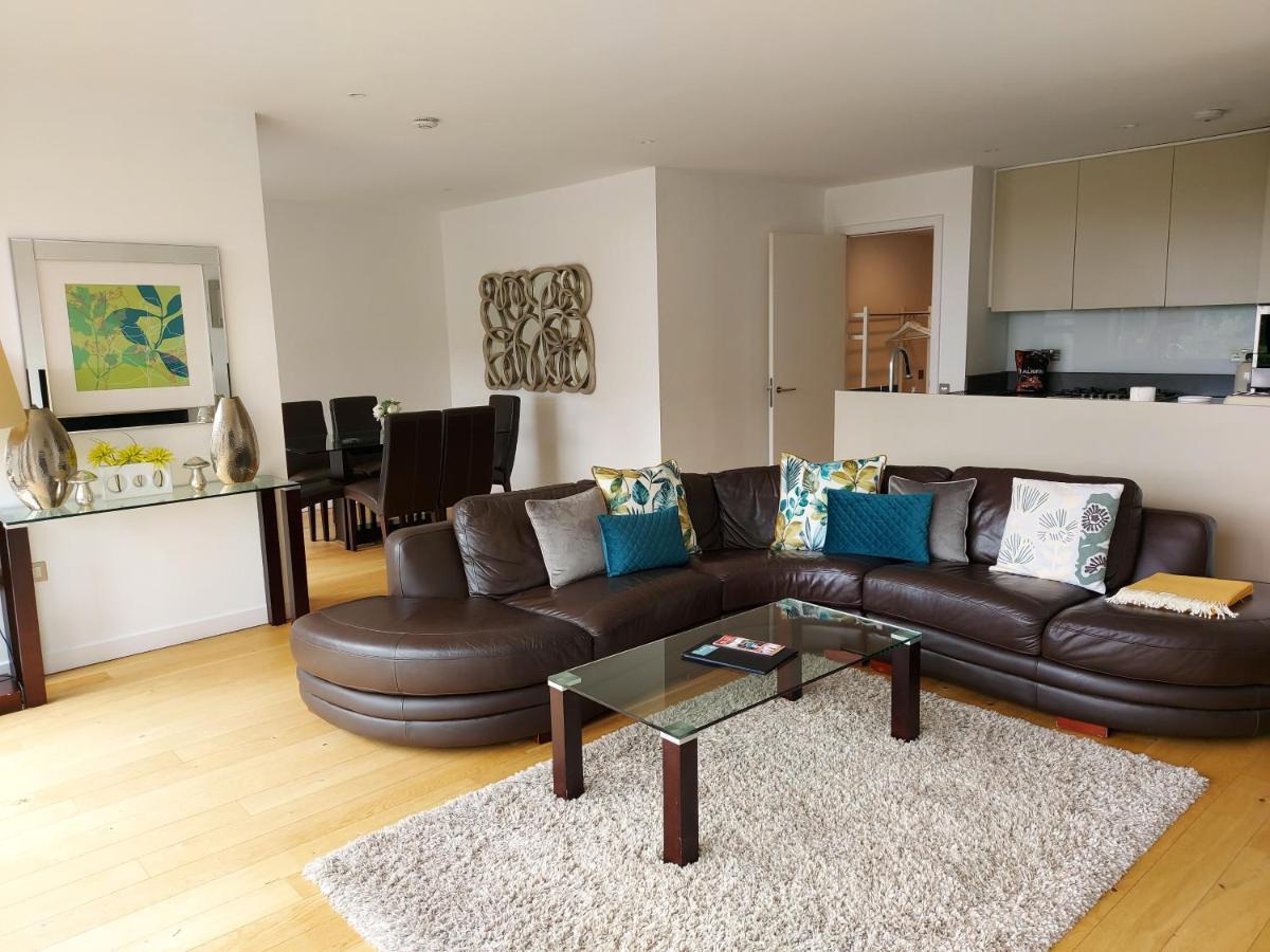 Quartermile Luxury Landing Apartment - image 5