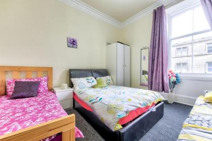 Morriosn Central Roomz Edinburgh - image 10