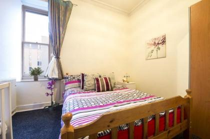 Morriosn Central Roomz Edinburgh - image 14