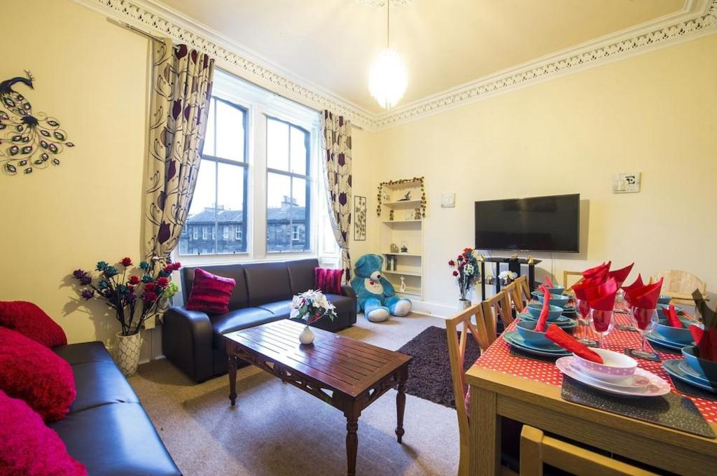 Morriosn Central Roomz Edinburgh - image 4