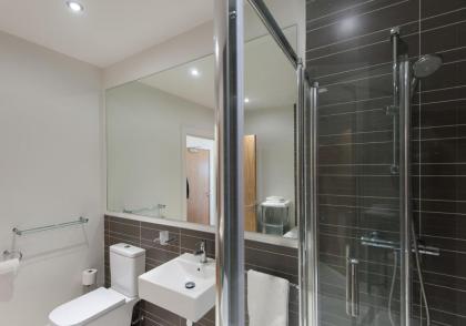 Shandwick Apartment - Edinburgh City Centre - Sleeps 2 - image 9