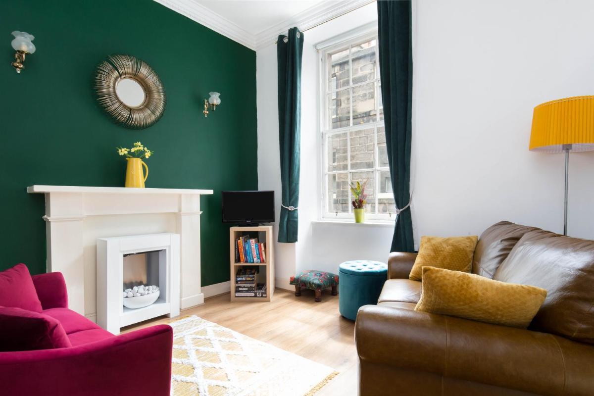Stockbridge Two Bedroom Apartment - main image