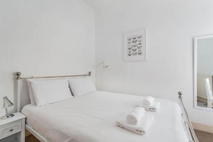 Stockbridge Two Bedroom Apartment - image 14