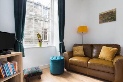 Stockbridge Two Bedroom Apartment - image 3