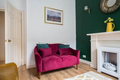 Stockbridge Two Bedroom Apartment - image 4