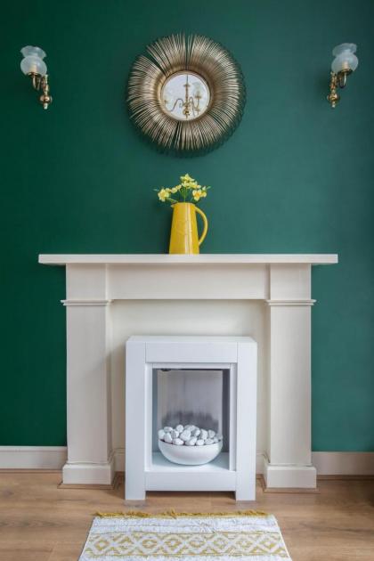 Stockbridge Two Bedroom Apartment - image 5