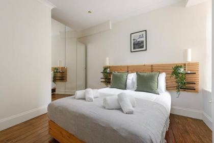 The West Bow Apartment - image 13