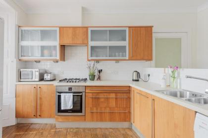 The West Bow Apartment - image 7