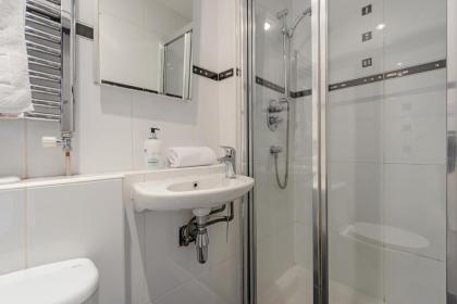 The Rose Street Apartment - image 11
