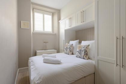 The Rose Street Apartment - image 19