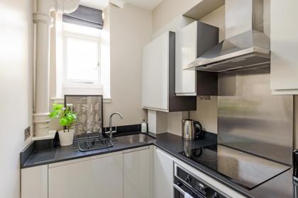 The Rose Street Apartment - image 9