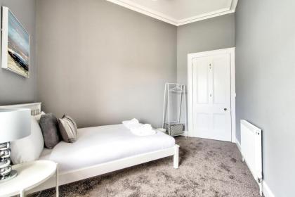 Lothian Road - perfect city centre location. - image 24
