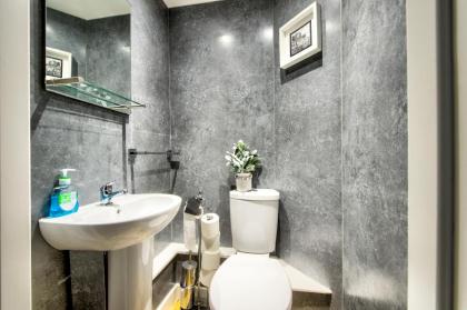 Lothian Road - perfect city centre location. - image 7