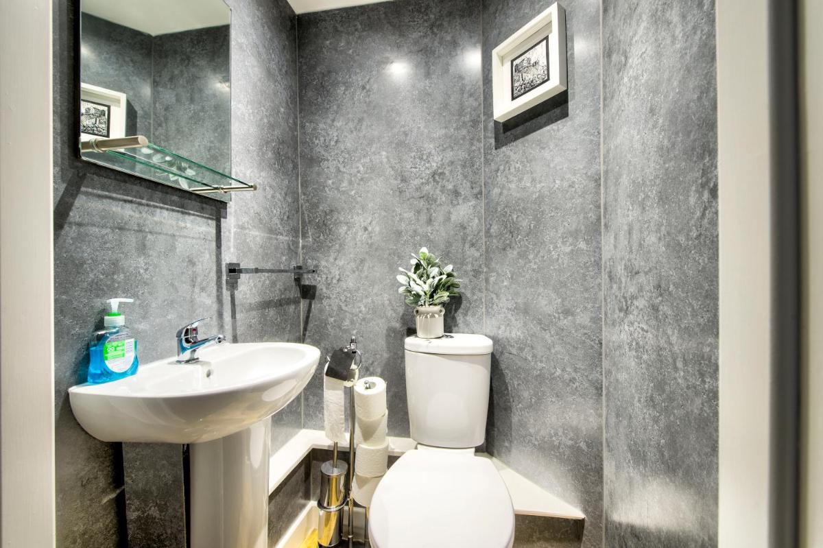 Lothian Road - perfect city centre location. - image 7