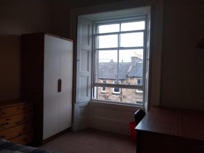 Lauriston Skylight Roomz - image 3