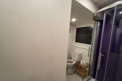6 Separate beds 2 baths -Leith Spectacular Apartment - image 14