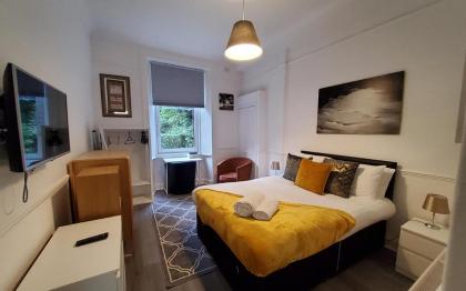 6 Separate beds 2 baths -Leith Spectacular Apartment - image 8