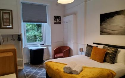 6 Separate beds 2 baths -Leith Spectacular Apartment - image 9