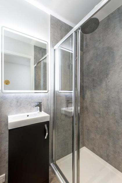 Smith Place Hotel - image 10