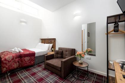 Smith Place Hotel - image 14