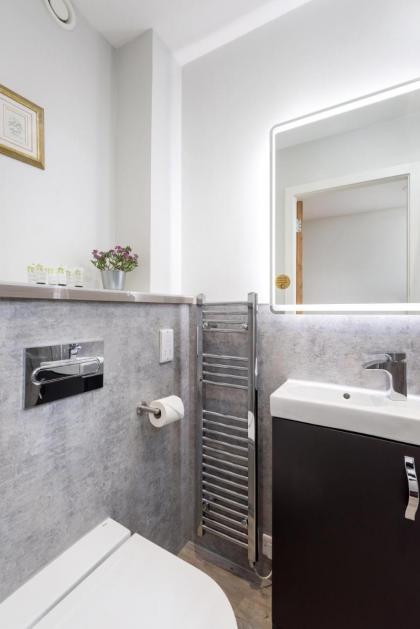 Smith Place Hotel - image 6