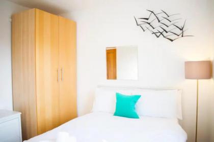 GuestReady - Calm and Central sleeps up to 6 - image 15