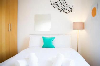 GuestReady - Calm and Central sleeps up to 6 - image 16