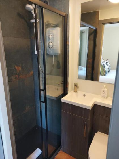 Holyrood New Apartment - image 12