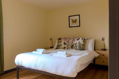 Holyrood New Apartment - image 13