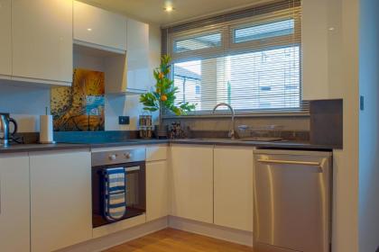 Holyrood New Apartment - image 23