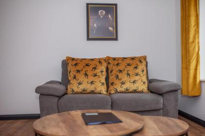 Holyrood New Apartment - image 4