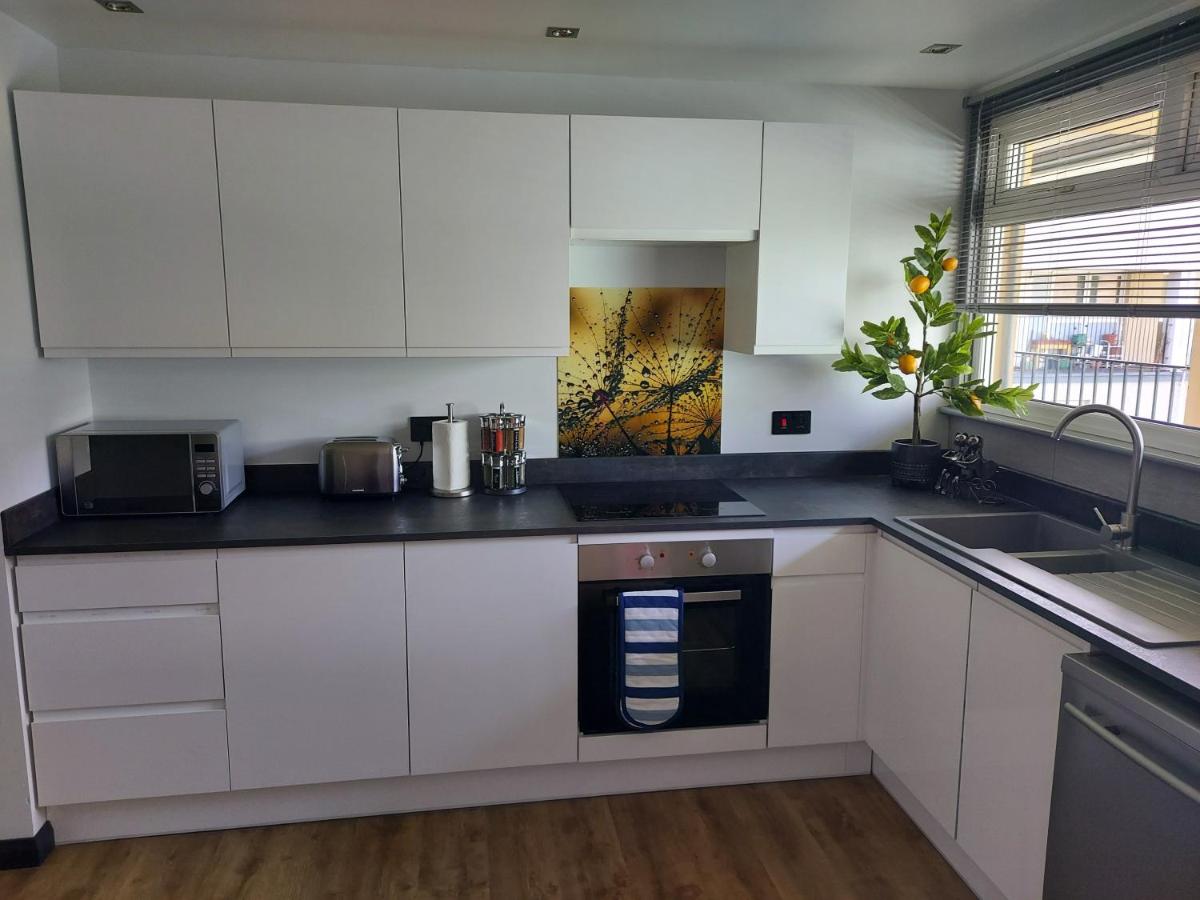 Holyrood New Apartment - image 5