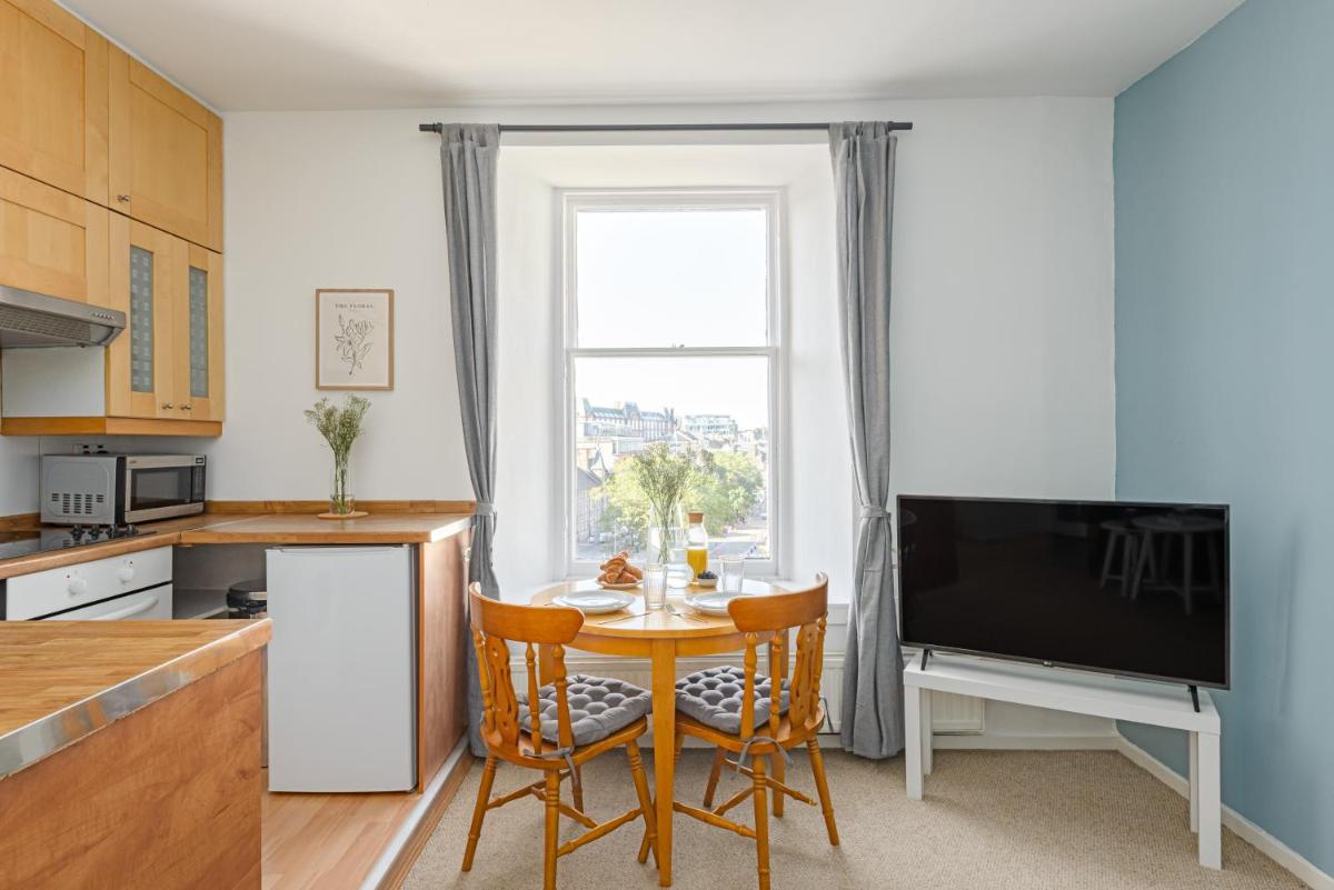 The West Bow View Apartment - main image
