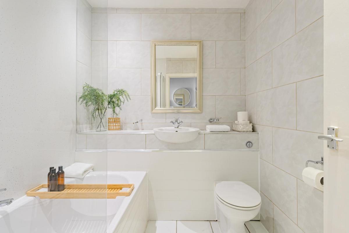 The West Bow View Apartment - image 7