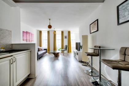 GuestReady - Bright & Airy 1BR Flat in the heart of Edinburgh - image 12