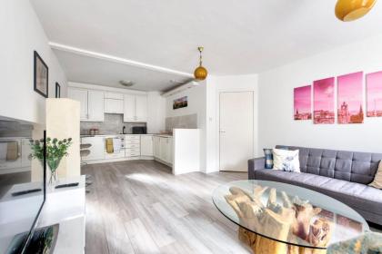 GuestReady - Bright & Airy 1BR Flat in the heart of Edinburgh - image 13