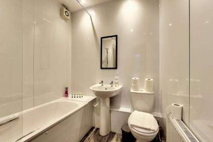 GuestReady - Bright & Airy 1BR Flat in the heart of Edinburgh - image 4