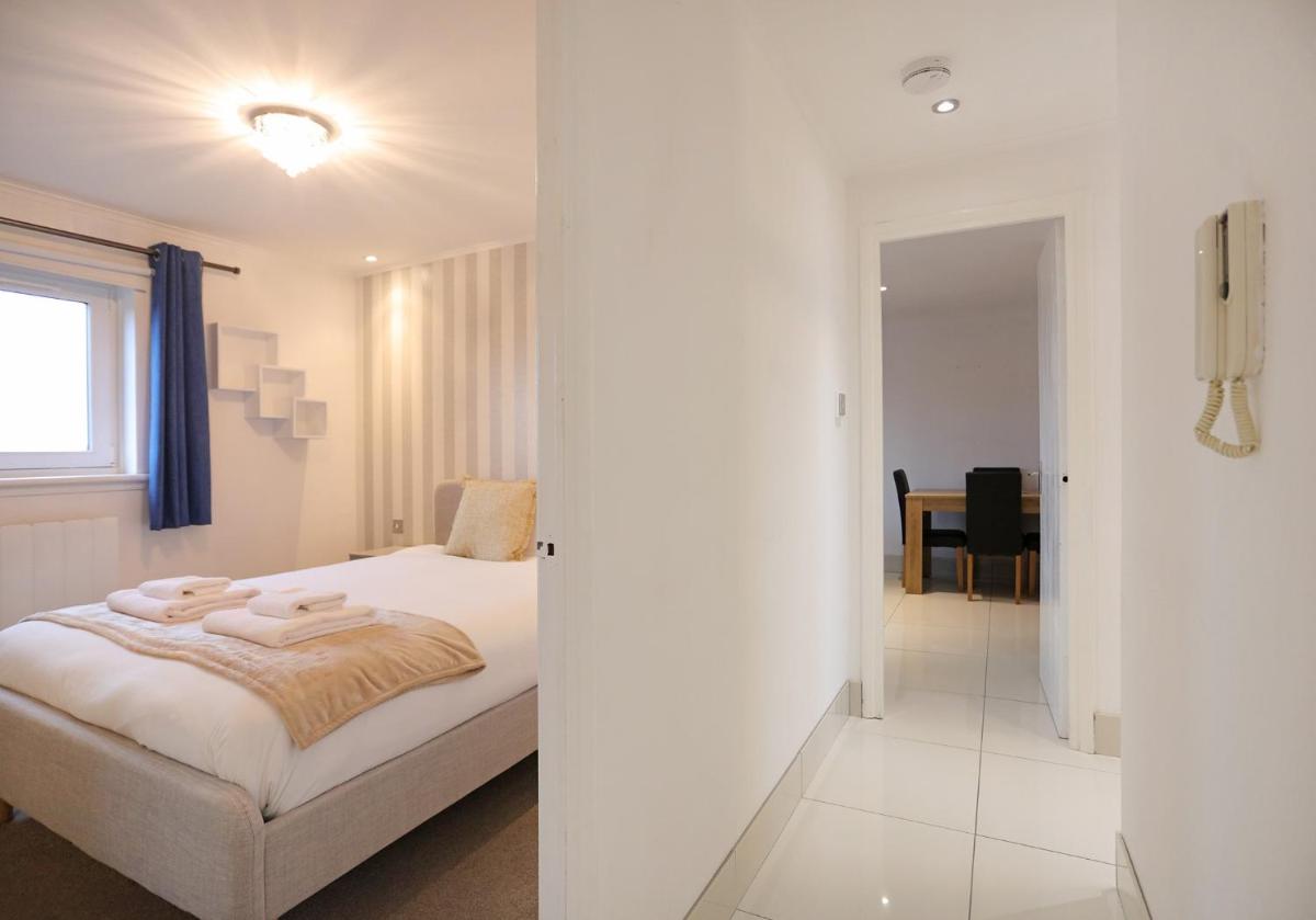The South Maybury Residence - main image